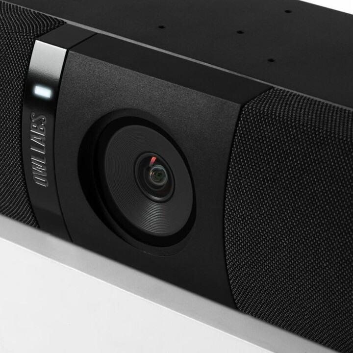 Barra de videoconferencia 4K con enfoque activo en el orador