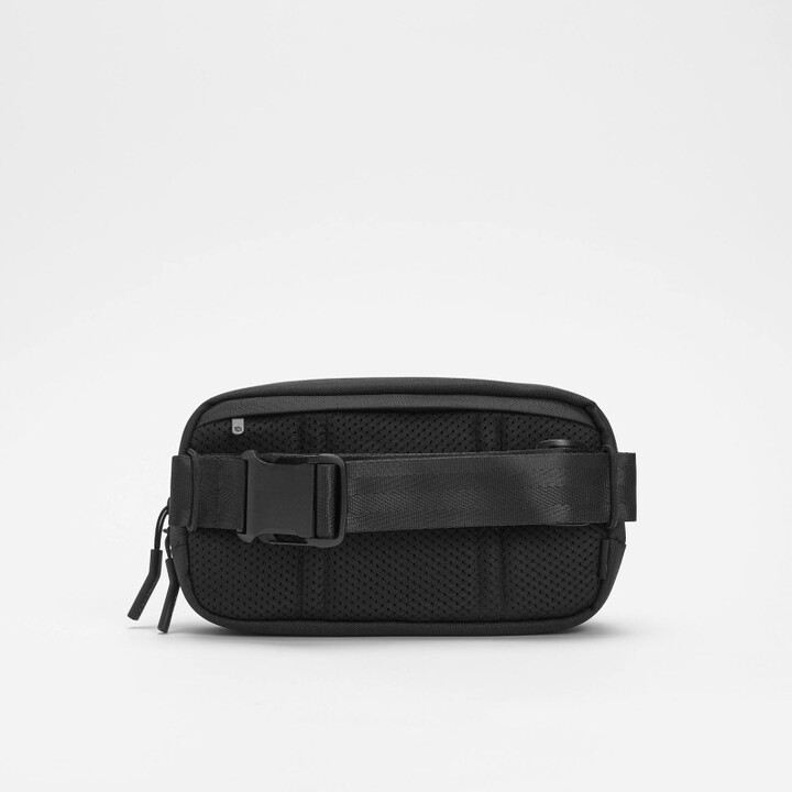 Crosstown Sling - Black