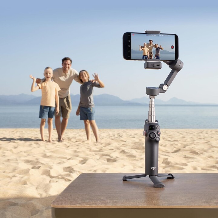 DJI Osmo Mobile 7P Gimbal Stabilisator für iPhone, Android, native Tracking, 3-Achse, 10 Stunden