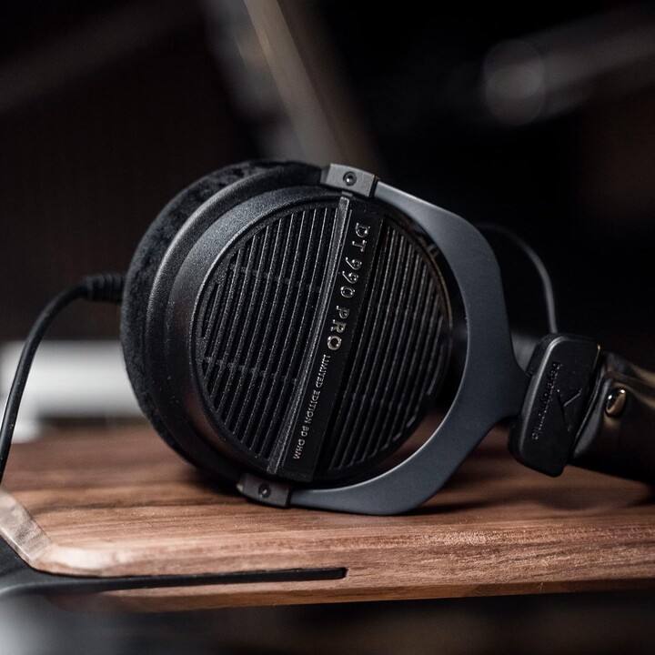 Beyerdynamic DT 990 PRO 80 Ω Black Limited Edition - auriculares open studio
