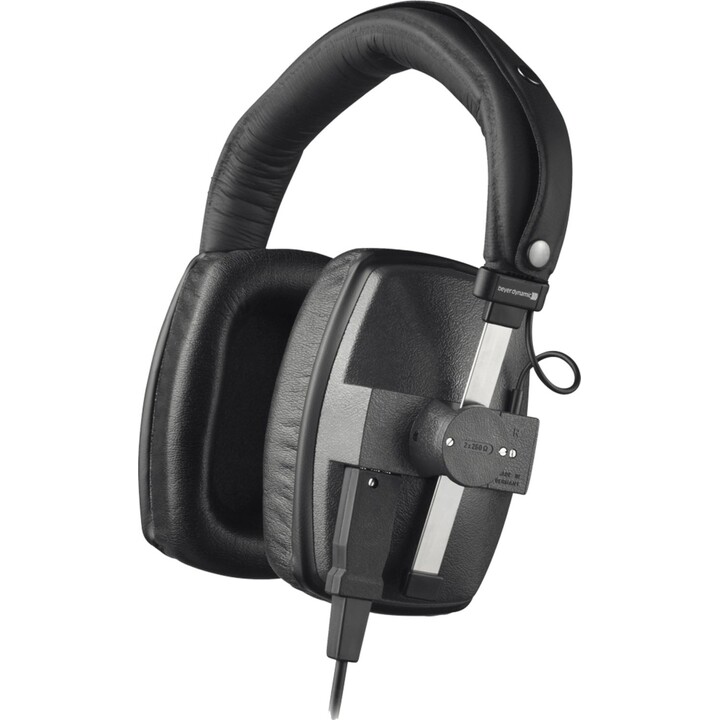 Beyerdynamic DT 150 250 Ohm auriculares de estudio cerrados negros
