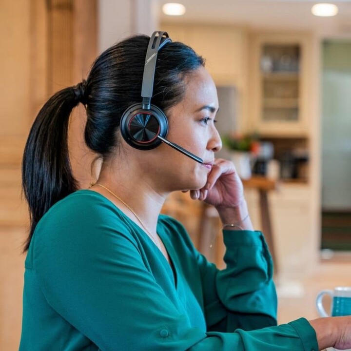 Auriculares Poly inalámbricos Bluetooth con Cancelación de Ruido y Micrófono boom