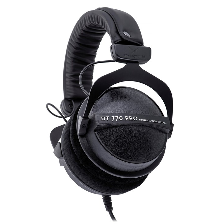 Beyerdynamic DT 770 PRO 250 OHM Black Limited Edition - auriculares de estudio cerrados