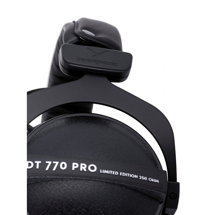 Beyerdynamic DT 770 PRO 250 OHM Black Limited Edition - auriculares de estudio cerrados