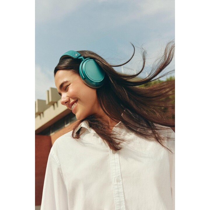 Audífonos inalámbricos Sennheiser Momentum 4 en color verde azulado