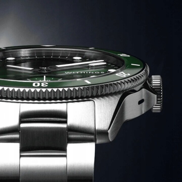 Reloj inteligente Withings ScanWatch Nova Elegant de 42 mm para el seguimiento de la salud