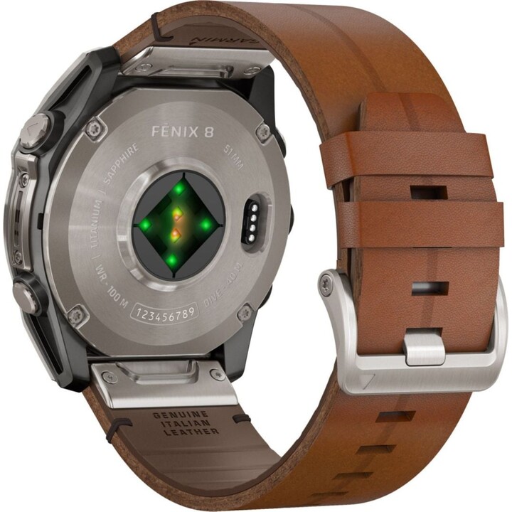 Garmin fenix 8 AMOLED 51 mm Zafiro Titanio con correa de cuero marrón