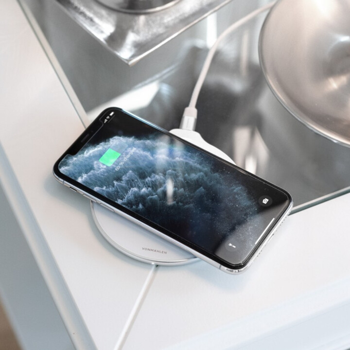Aura - La plataforma de carga inalámbrica (cable USB-C a USB-A incluido) - Vidrio acrílico Plata