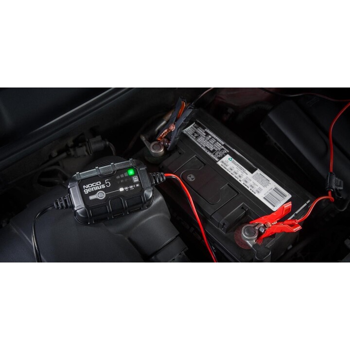 NOCO GENIUS5 Cargador de baterías de 5A para baterías de 6V/12V con función de mantenimiento y desulfuración
