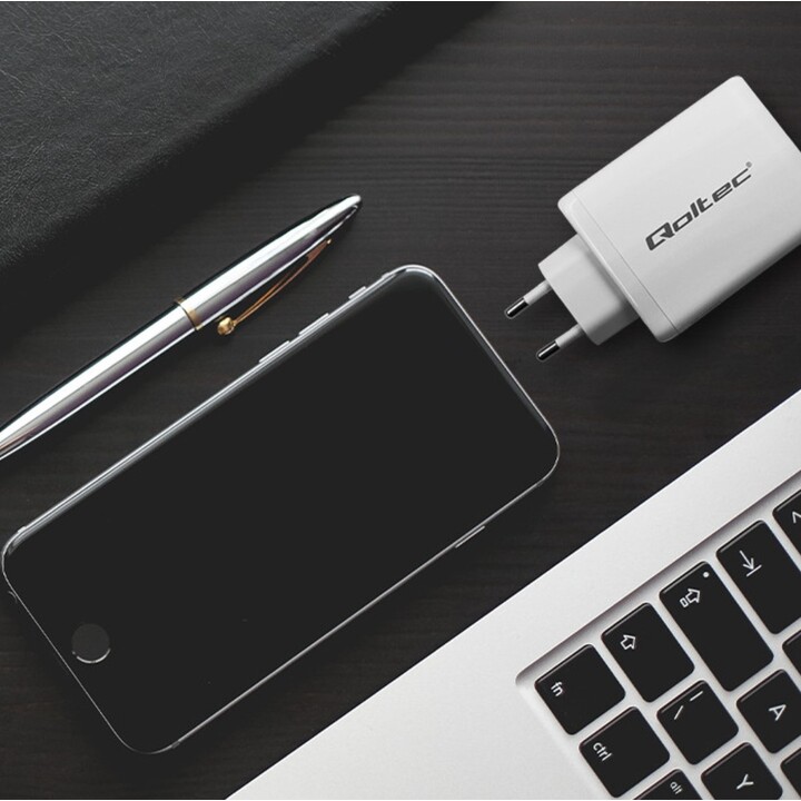 Qoltec 100W GaN Wall Charger | 5-20V | 1.5-5A | 2 x USB-C PD | 1 x USB QC 3.0 | White
