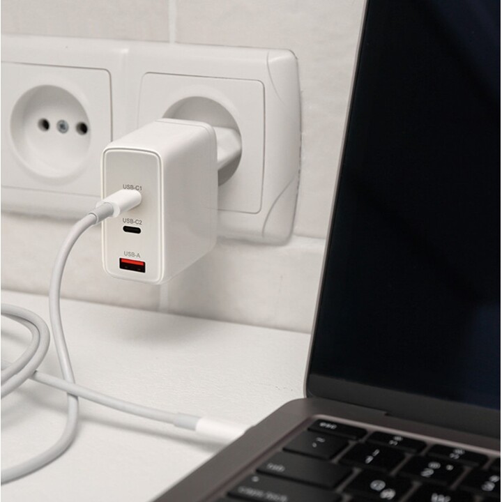 Qoltec 100W GaN Wall Charger | 5-20V | 1.5-5A | 2 x USB-C PD | 1 x USB QC 3.0 | White