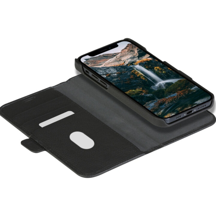 dbramante1928 New York iPhone 13 Pro Max wallet case black
