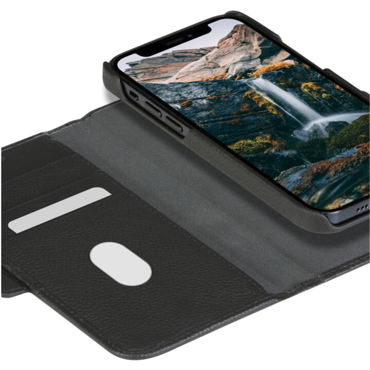 dbramante1928 New York iPhone 13 wallet case black