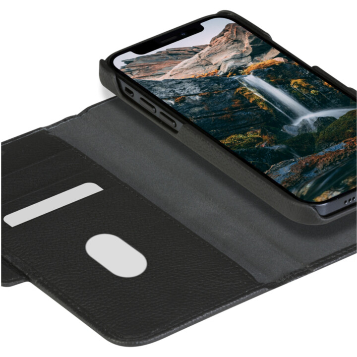 New York - iPhone 13 Pro 6.1" - Nacht Schwarz - Hülle aus vollnarbigem gekrispeltem Leder