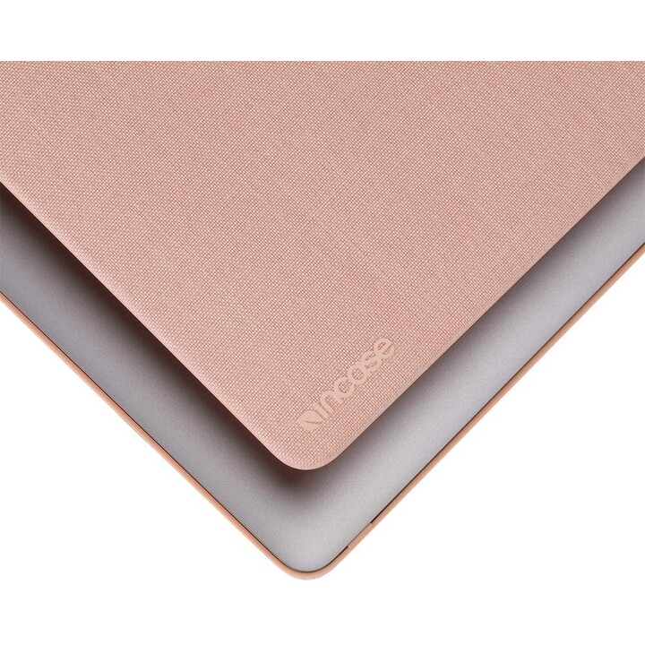 Incase Cover rigida testurizzata in Woolenex per MacBook Pro 16 pollici Rosa