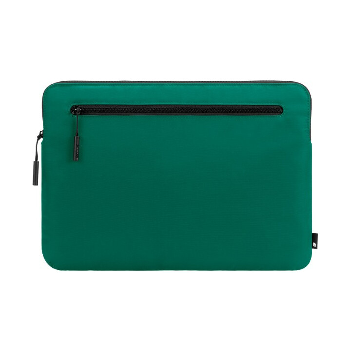 Funda Compacta con Flight Nylon con Incase Zip Tag para MacBook Pro (13" 2022-2012) & MacBook Air (13" 2022-2018) - Verde Malaqu