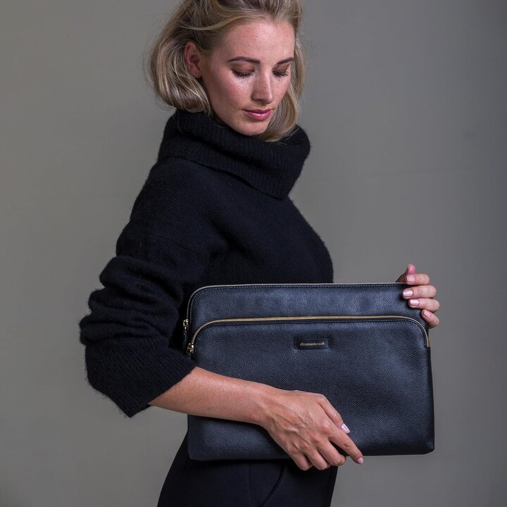 Paris+ Pebbled full-grain leather sleeve for MacBook Pro 14'' and 14'' Laptop - Night Black