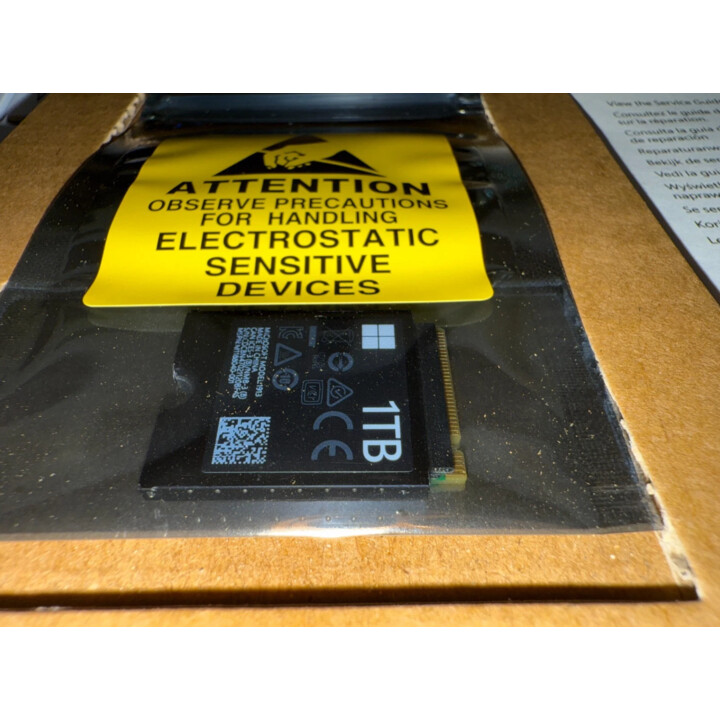 Microsoft DGI-00001 1 TB Solid State Drive, pour SURFACE PRO 8