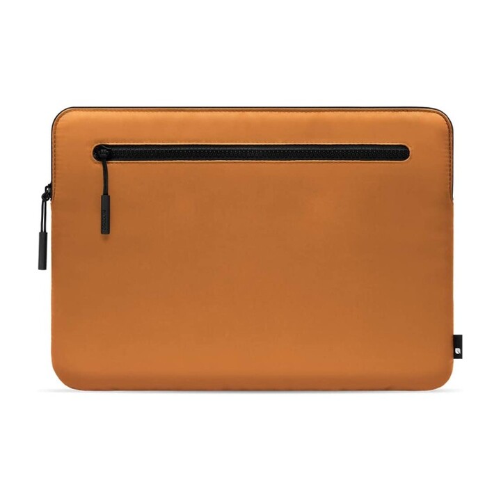 Capa compacta em nylon reforçado com zíper e etiqueta Incase para MacBook Pro (13" 2022-2012) e MacBook Air (13" 2022-