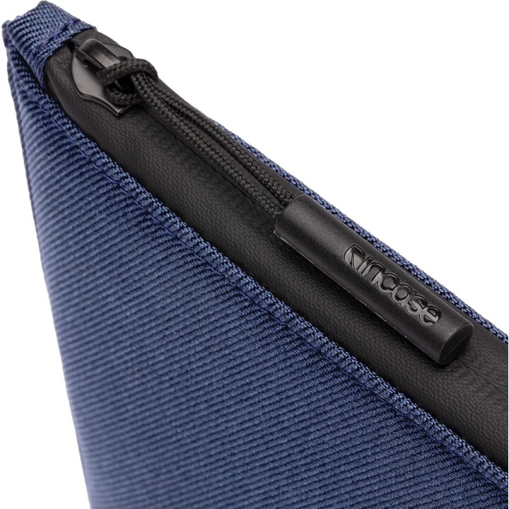Facet Sleeve for MacBook Pro 14" in Recycled Twill - Navy