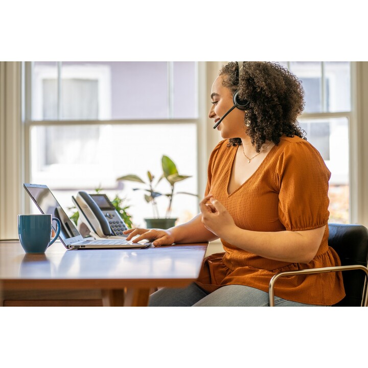 Telefone IP POLY Edge E300 e telefone IP habilitado para PoE preto 8 linhas IPS