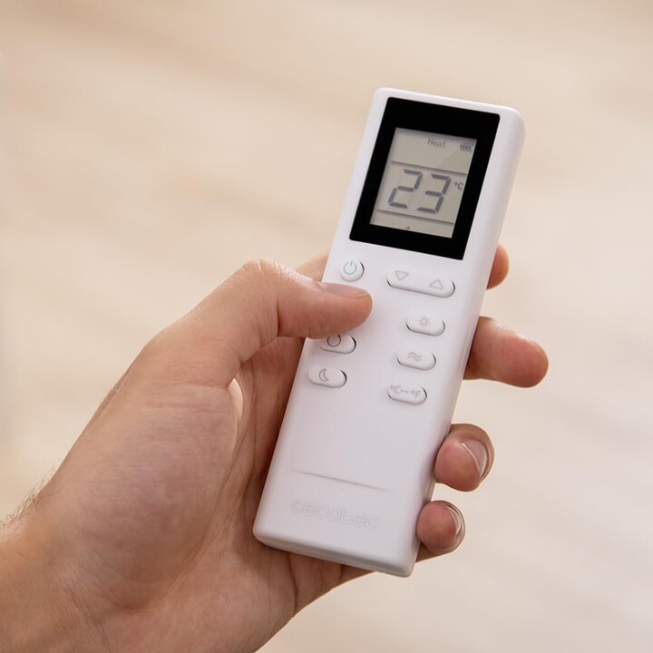 Cecotec ForceClima 7100, climatiseur portable de 7 000 BTU avec télécommande, présentant une petite fissure esthétique