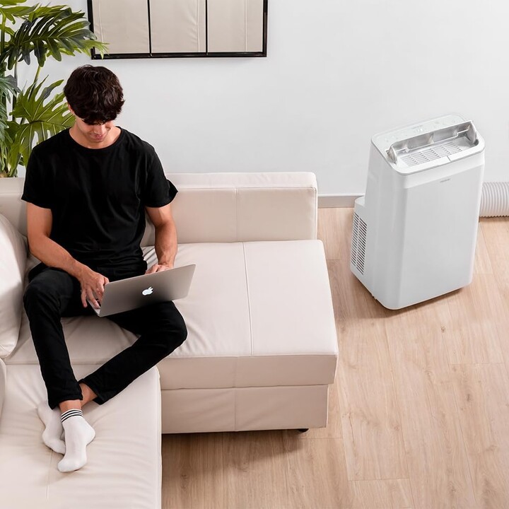 Cecotec ForceClima 7100, climatiseur portable de 7 000 BTU avec télécommande, présentant une petite fissure esthétique
