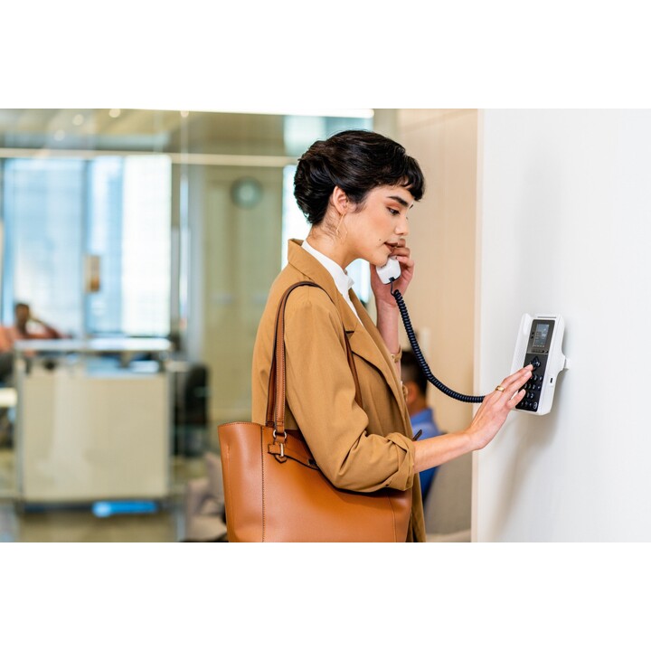 Telefono IP POLY Edge E100 e telefono IP abilitato PoE Nero IPS