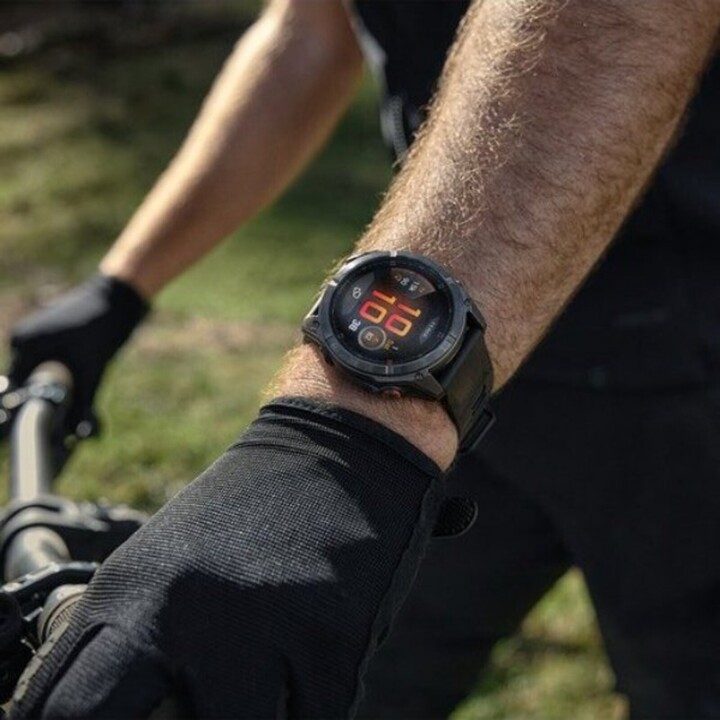 Garmin Fenix 8 Pro LTE 51 mm display AMOLED in zaffiro cinturino in pelle Garmin Titanium Nero