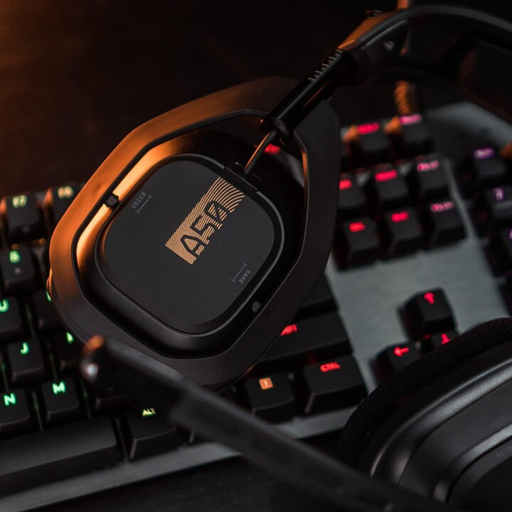 Logitech ASTRO Gaming A50 Auriculares inalámbricos para gaming y estación-base de carga