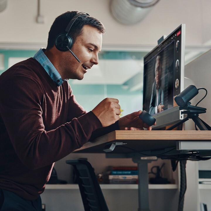 HP Poly Voyager Focus 2 UC USB-C/A Headset for Teams (3-year P+)