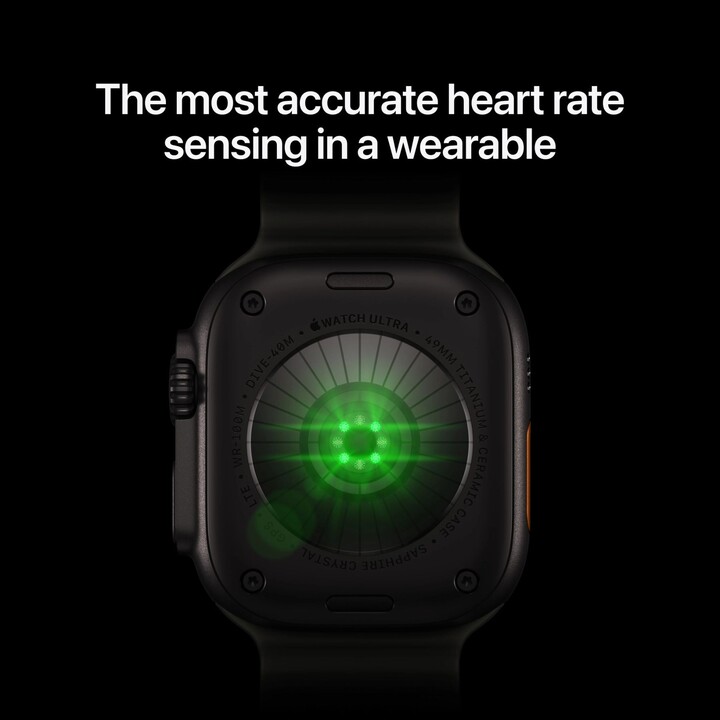 Apple Watch Ultra 4 GPS Cellular 49 mm, cassa in titanio nero, cinturino Trail Loop bordeaux, taglia S/M