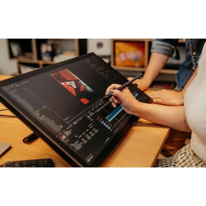 Wacom Cintiq 24 23,8" 2,5K Pen Display Pro Pen 3 8192 Pression USB-C/HDMI Antireflet IPS